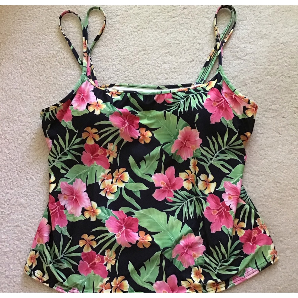 It figures Tankini Swim Top Padded shelf Bra Pink Hibiscus. Size 16